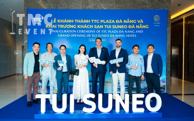Photobooth check-in tai sự kiện khai trương